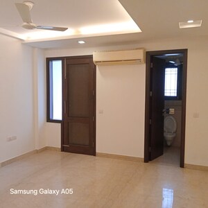 Room in 3 BHK Builder Floor at Greater Kailash ii – for Rent