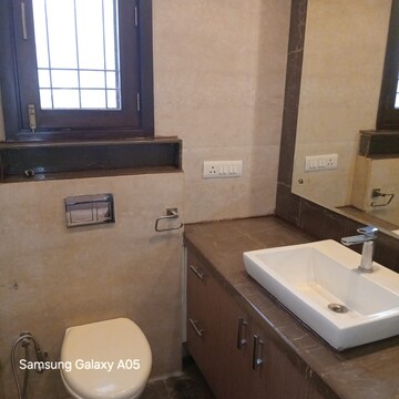 Master Bedroom in 3 BHK Builder Floor at Greater Kailash ii – for Rent