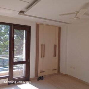 Room in 3 BHK Builder Floor at Greater Kailash ii – for Rent
