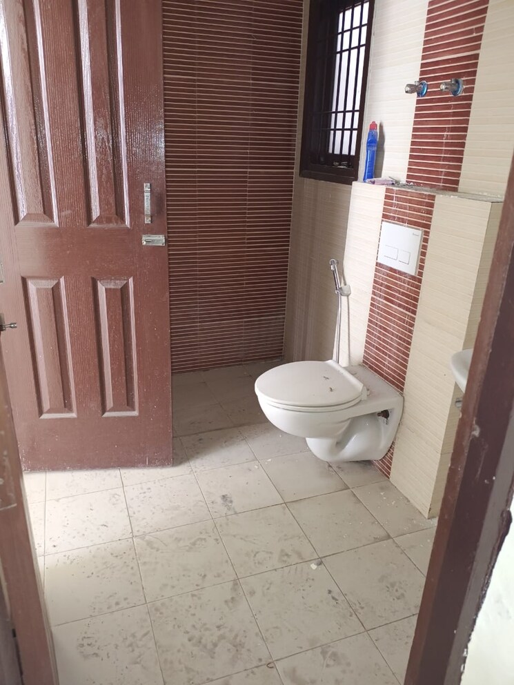 Bathroom, wave-aranyam-valley 4 Bedroom 287 Sq.Ft. Apartment In Sector 2 Wave City Ghaziabad 9468149