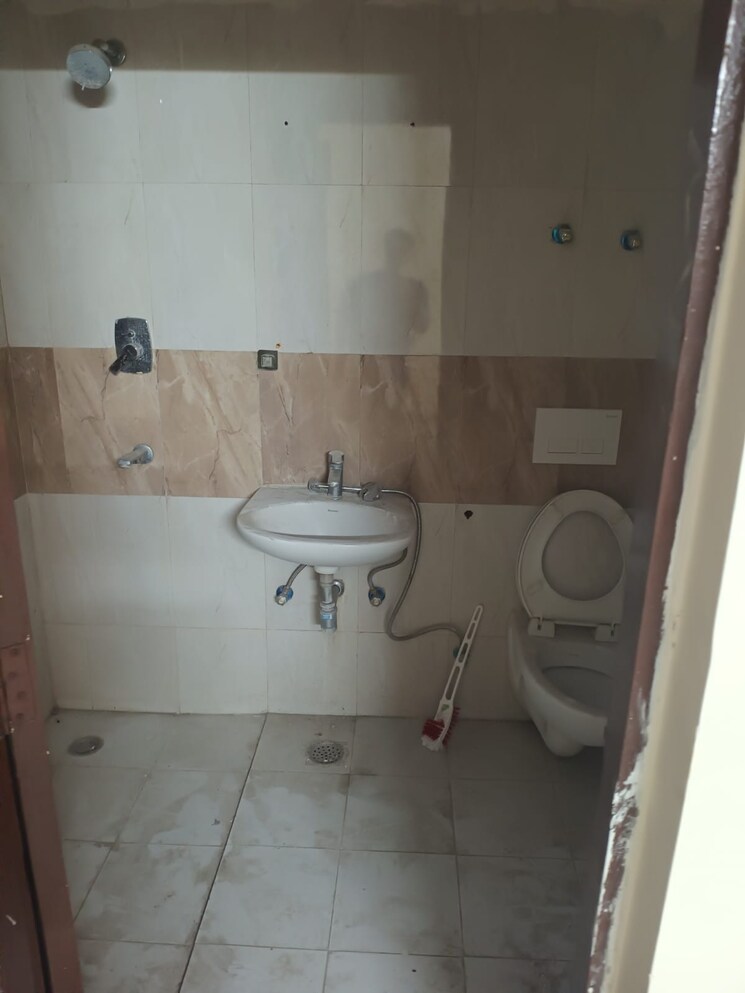 Bathroom, wave-aranyam-valley 4 Bedroom 287 Sq.Ft. Apartment In Sector 2 Wave City Ghaziabad 9468149