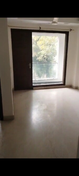 Room in 3 BHK Builder Floor at Lajpat Nagar 4 – for Rent