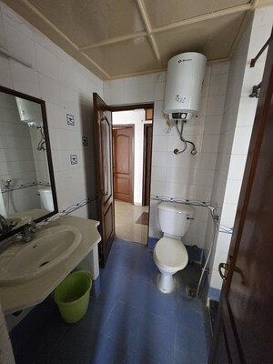 Bathroom in 3 BHK Apartment at Vipul Greens, Sector 48 – for Rent
