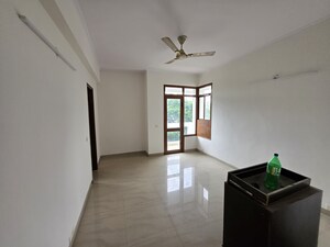 Room in 3 BHK Apartment at Vipul Greens, Sector 48 – for Rent