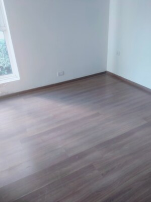 Room in 3 BHK Apartment at Bestech Park View Spa, Sector 47 – for Rent