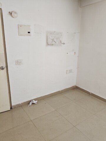 Room in 2 BHK Apartment at Shree Vardhman Green Court, Sector 90 – for Sale