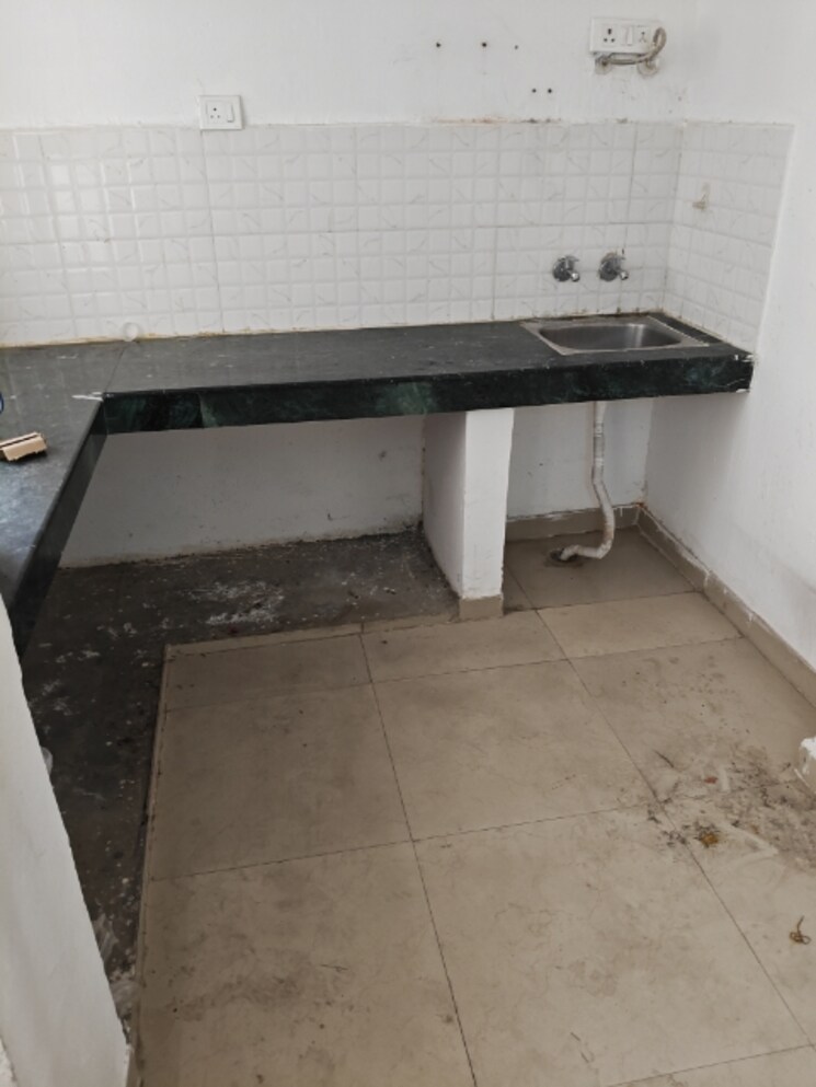 Kitchen, shree-vardhman-green-court 2 Bedroom 626 Sq.Ft. Apartment In Sector 90 Gurgaon 9468194