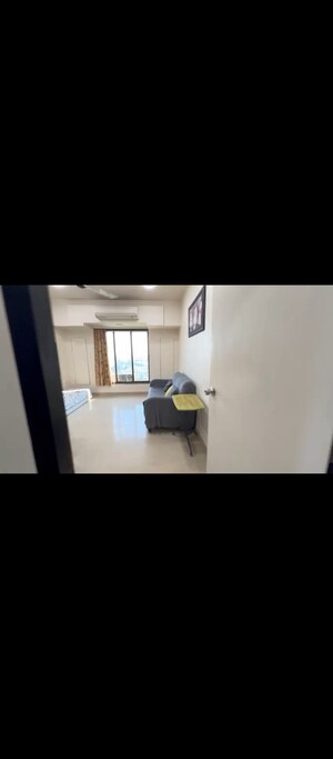 Room in 2.5 BHK Apartment at Rubberwala Maseera Tower, Mazgaon – for Rent