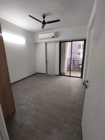 Room in 3.5 BHK Apartment at Birla Navya, Sector 63a – for Rent