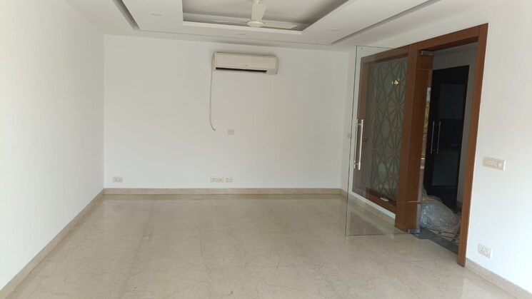 Room, green park extension 4 Bedroom 350 Sq.Yd. Builder Floor In Green Park Extension Delhi 9468190