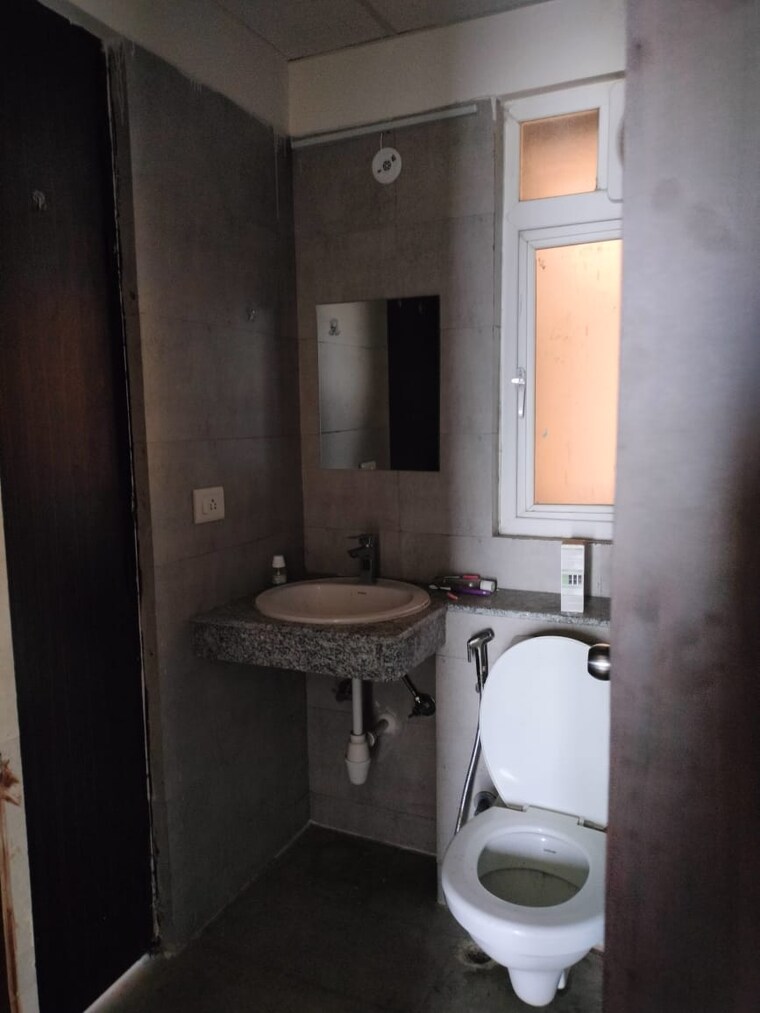 Bathroom, civitech-sampriti 2.5 Bedroom 1370 Sq.Ft. Apartment In Sector 77 Noida 9468202