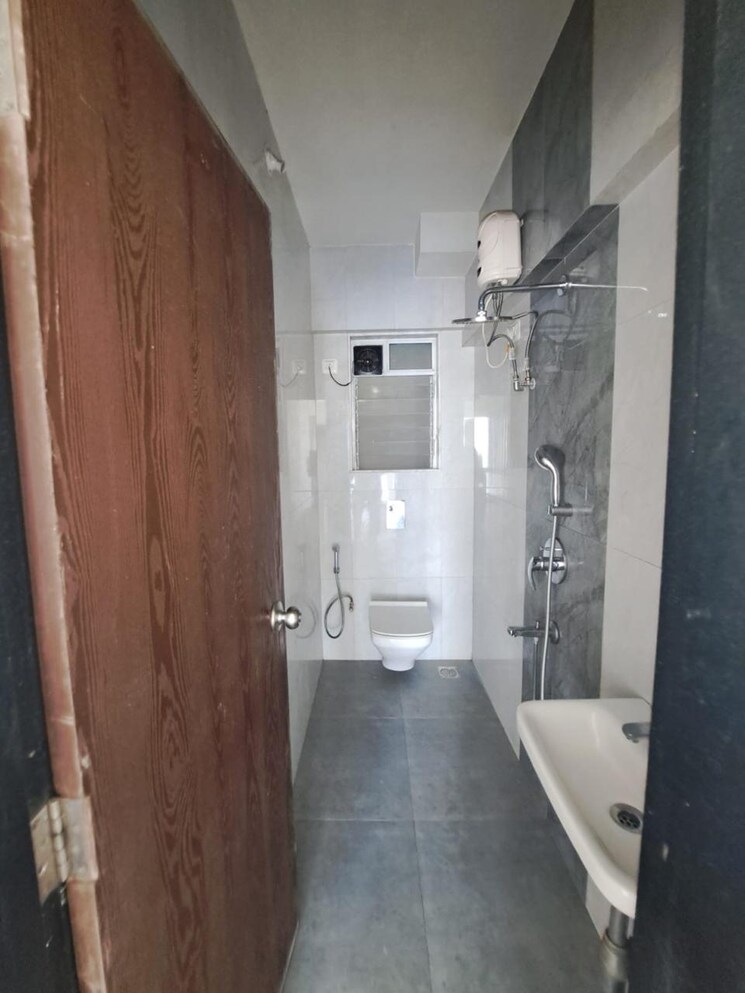 Bathroom, the-baya-victoria 1.5 Bedroom 552 Sq.Ft. Apartment In Byculla Mumbai 9468208