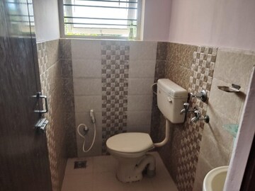 Bathroom in 2 BHK Apartment at Sealdah – for Rent