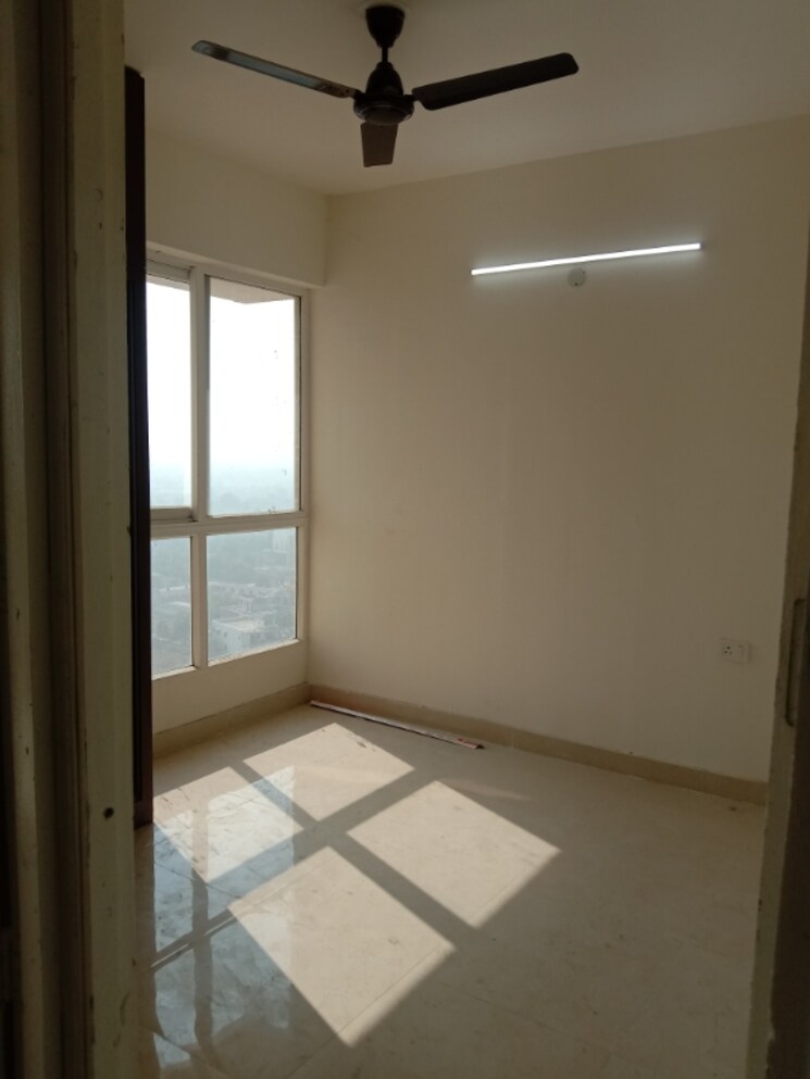 Room, signature-global-prime 2 Bedroom 645 Sq.Ft. Apartment In Sector 63a Gurgaon 9468229