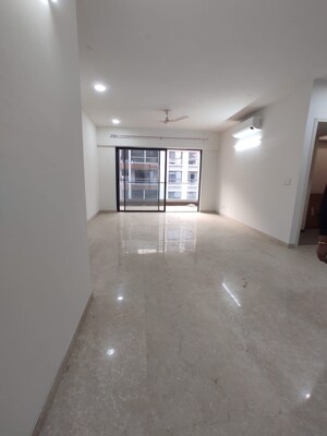 Room in 3.5 BHK Apartment at Pioneer Park Araya, Sector 61 – for Rent
