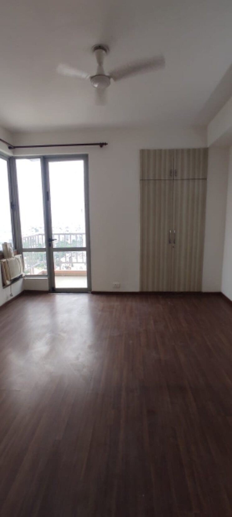 Room, pioneer-park-phase-1 2 Bedroom 1000 Sq.Ft. Apartment In Sector 61 Gurgaon 9468236