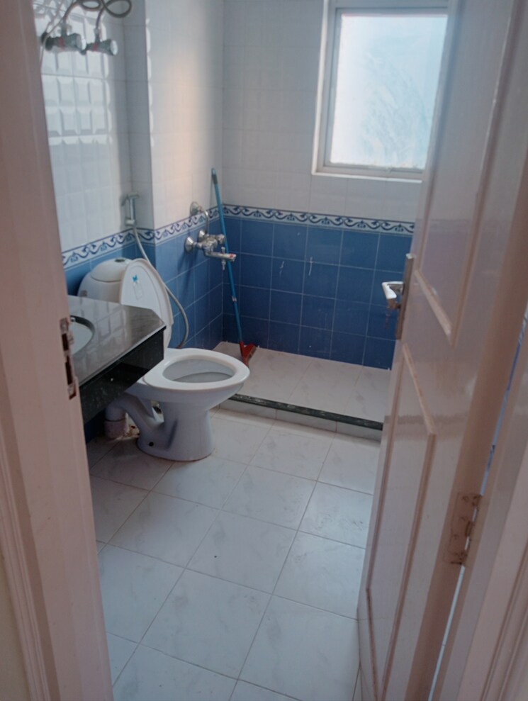 Bathroom, emaar-emerald-estate 2 Bedroom 1020 Sq.Ft. Apartment In Sector 65 Gurgaon 9468246