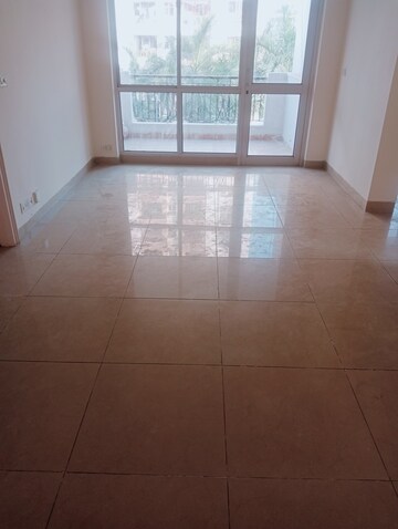 Room in 2 BHK Apartment at Emaar Emerald Estate, Sector 65 – for Rent