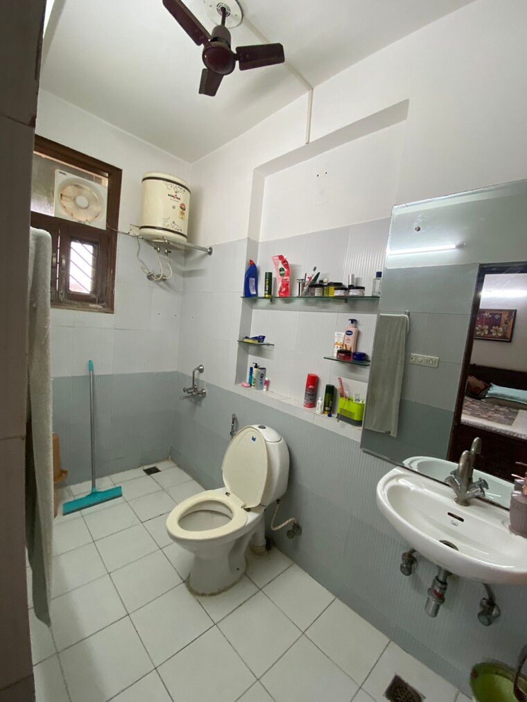 Bathroom, ms-enclave-zirakpur 3.5 Bedroom 160 Sq.Ft. Apartment In Dhakoli Zirakpur 9468263