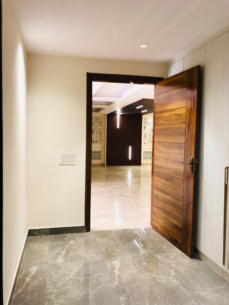 Room, unitech-nirvana-country-cedar-crest 3 Bedroom 2430 Sq.Ft. Builder Floor In Sector 50 Gurgaon 9468276