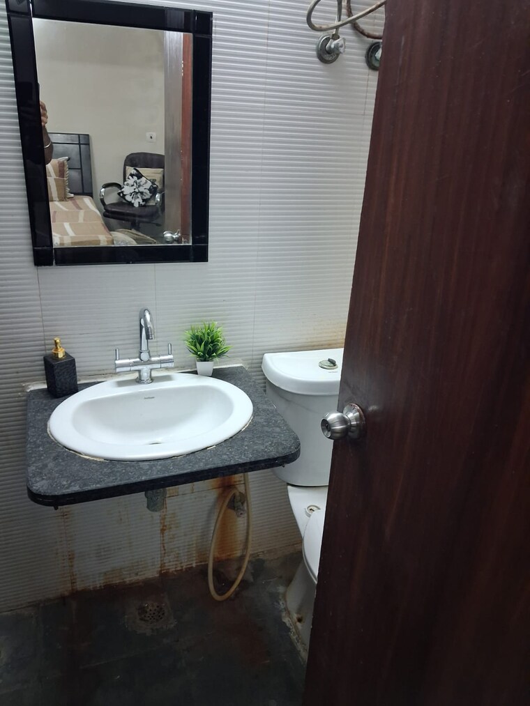 Bathroom, mahagun-moderne 3 Bedroom 1550 Sq.Ft. Apartment In Sector 78 Noida 9468285