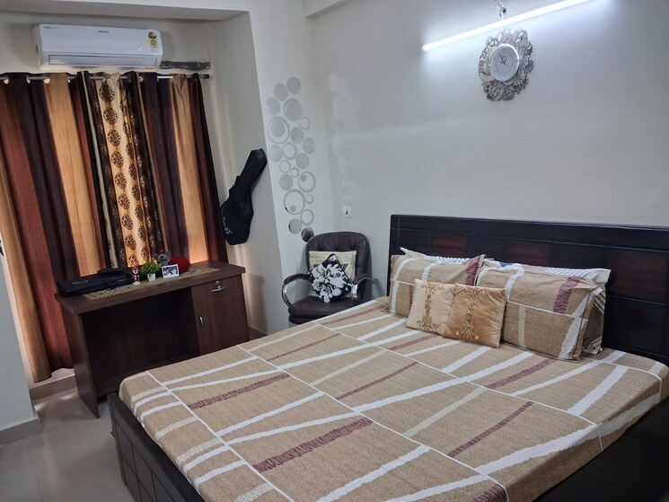 Bedroom, mahagun-moderne 3 Bedroom 1550 Sq.Ft. Apartment In Sector 78 Noida 9468285