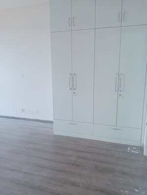 Room in 2 BHK Apartment at Ireo The Corridors, Sector 67a – for Rent