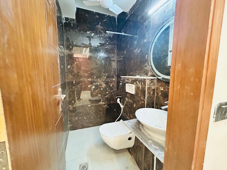 Attached Bathroom, saket 1 Bedroom 700 Sq.Ft. Apartment In Saket Delhi 9468281