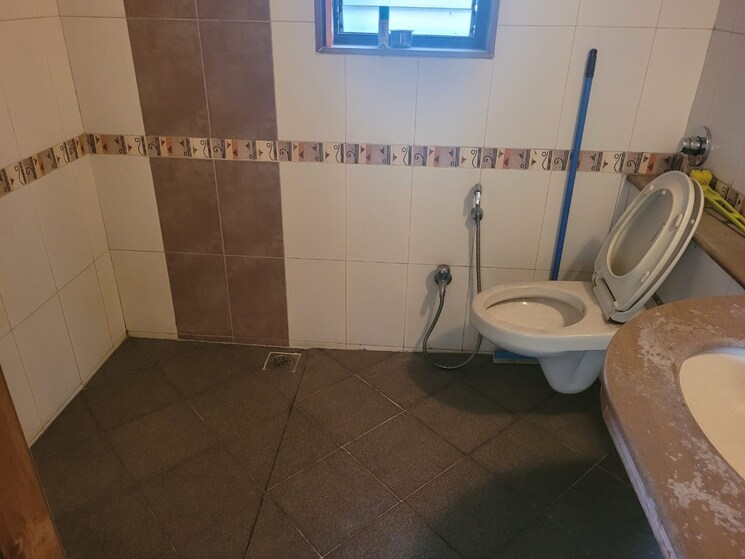 Bathroom, rohan-10-kasturkunj 3 Bedroom 1750 Sq.Ft. Apartment In Ashok Nagar Pune 9468293