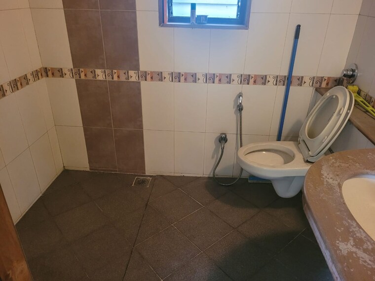 Bathroom, rohan-10-kasturkunj 3 Bedroom 1750 Sq.Ft. Apartment In Ashok Nagar Pune 9468293