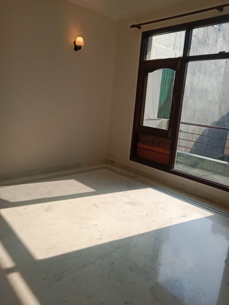 Room, rwa-residential-society 2 Bedroom 161 Sq.Yd. Builder Floor In Sector 40 Gurgaon 9468287