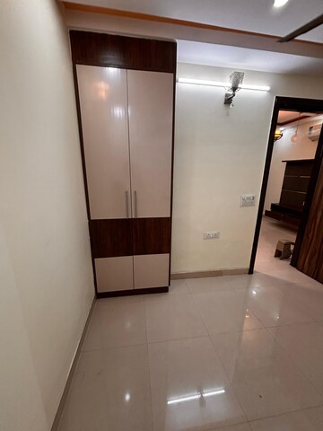 Room in 2 BHK Builder Floor at Dwarka Mor – for Rent
