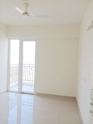 Room in 2.5 BHK Apartment at Signature Global Golf Greens, Sector 79 – for Rent
