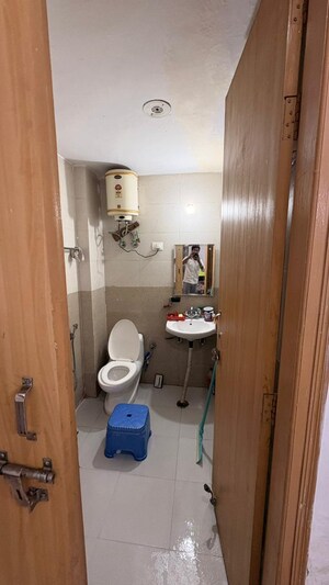 Bathroom in 2 BHK Builder Floor at Craft Destination 43, Sector 43 – for Rent