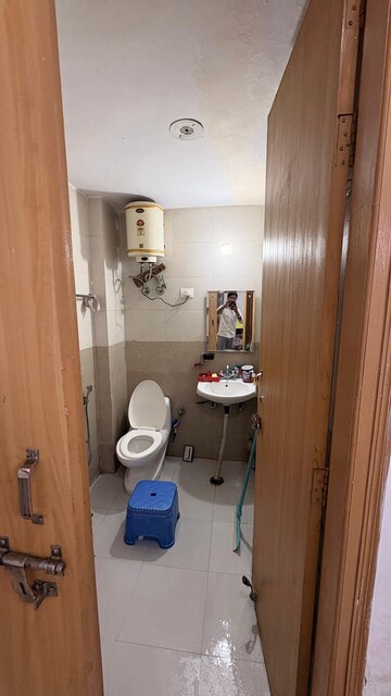 Bathroom in 2 BHK Builder Floor at Craft Destination 43, Sector 43 – for Rent