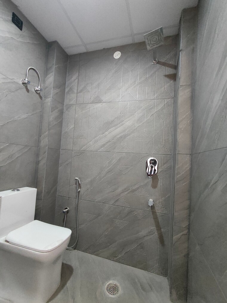 Bathroom, unitech-south-city-1 2 Bedroom 900 Sq.Ft. Builder Floor In South City 1 Gurgaon 9468333