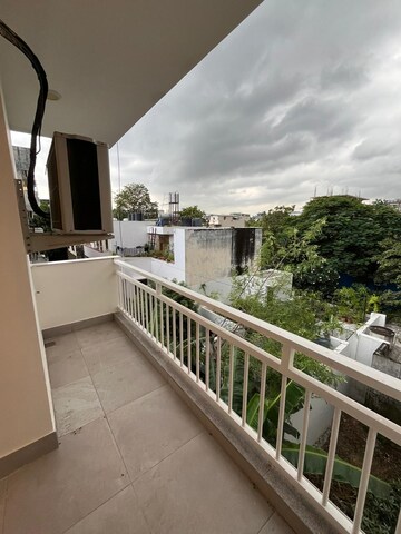 Balcony in 3 BHK Builder Floor at Saurabh Niwas, Sector 40 – for Rent