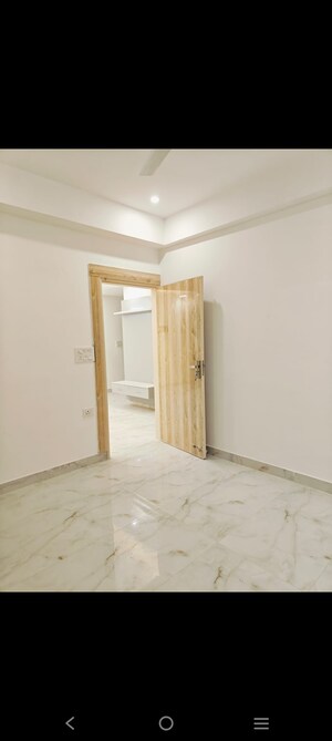 Room in 2 BHK Builder Floor at Saket – for Rent