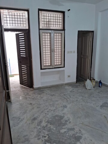 Room in 2.5 BHK Apartment at Unnati Fortune The Aranya, Sector 119 – for Rent