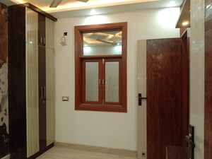 Room in 2 BHK Builder Floor at Dwarka Mor – for Sale