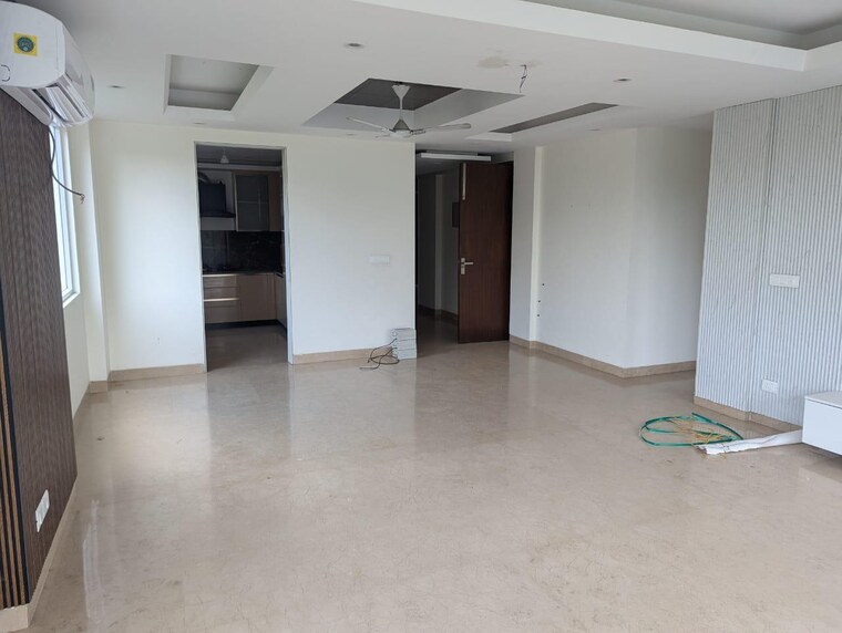 Room, sector 39 3 Bedroom 300 Sq.Yd. Builder Floor In Sector 39 Gurgaon 9468403