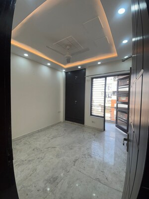 Room in 3 BHK Builder Floor at Sector 46 – for Rent