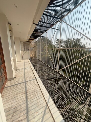 Balcony in 3 BHK Builder Floor at Sector 46 – for Rent