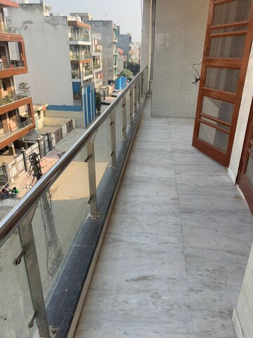 Balcony in 3 BHK Builder Floor at Sector 46 – for Rent