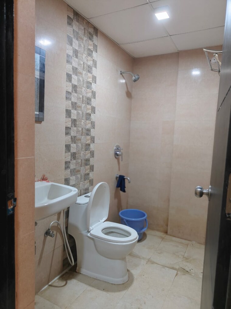 Bathroom, signature-global-park 2 Bedroom 822 Sq.Ft. Builder Floor In Sohna Sector 36 Gurgaon 9468485
