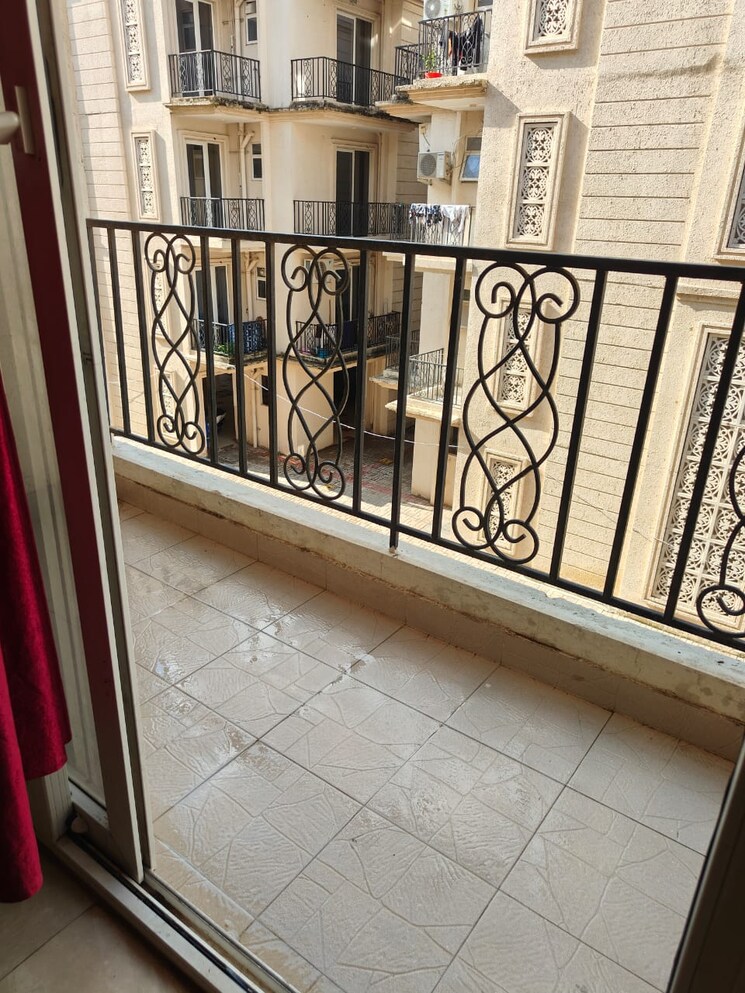 Balcony, signature-global-park 2 Bedroom 822 Sq.Ft. Builder Floor In Sohna Sector 36 Gurgaon 9468485