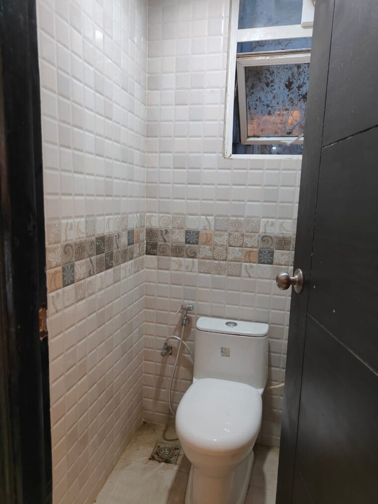 Bathroom, signature-global-park 2 Bedroom 822 Sq.Ft. Builder Floor In Sohna Sector 36 Gurgaon 9468485