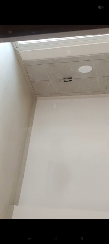 Room in 3 BHK Apartment at Amrapali Golf Homes, Sector 4 Greater Noida – for Rent