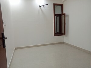 Room in 2 BHK Builder Floor at Palam Colony – for Rent