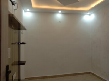 Room in 2 BHK Builder Floor at Dwarka Mor – for Sale